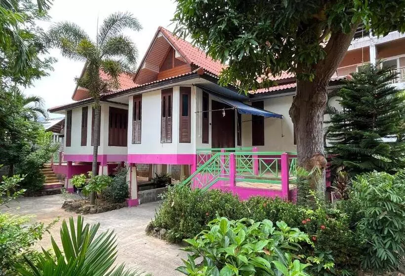 Majatalo Mae Somboon House