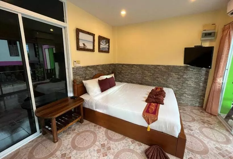 Majatalo Mae Somboon House