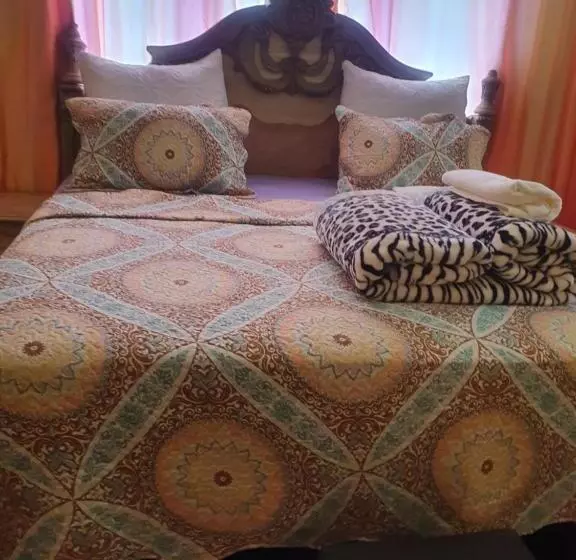 Majatalo Randgate Guesthouse