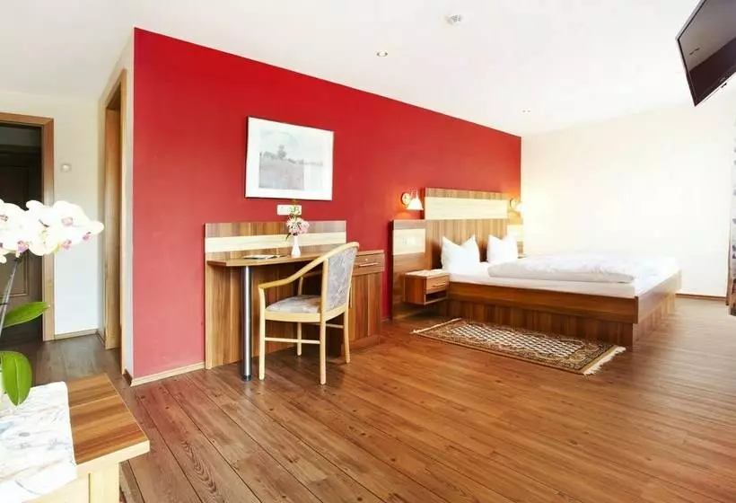 Hotelli Gasthof Zum Oberen Wirt