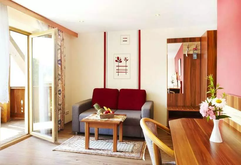 Hotelli Gasthof Zum Oberen Wirt