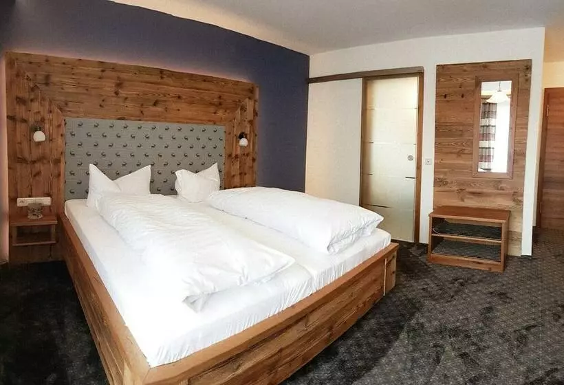 Hotelli Gasthof Zum Oberen Wirt