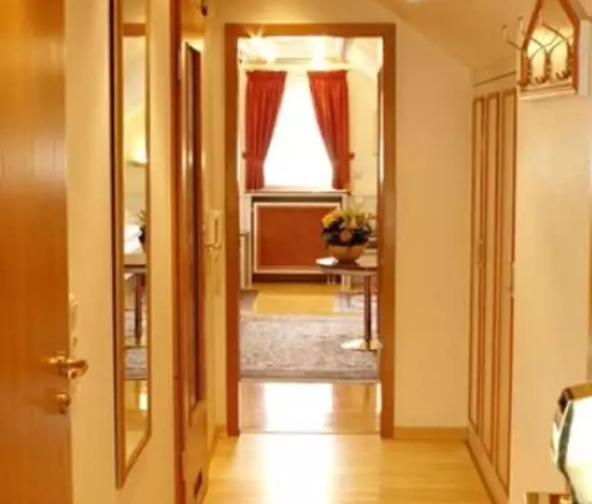 هتل Appartementpension Zum Zacherl