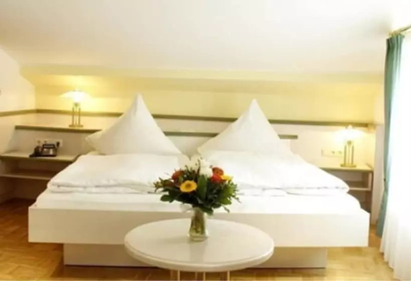 هتل Appartementpension Zum Zacherl