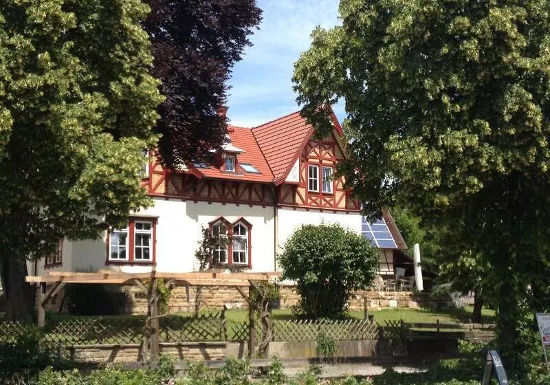 Hotelli Gästehaus Unsere Stadtvilla