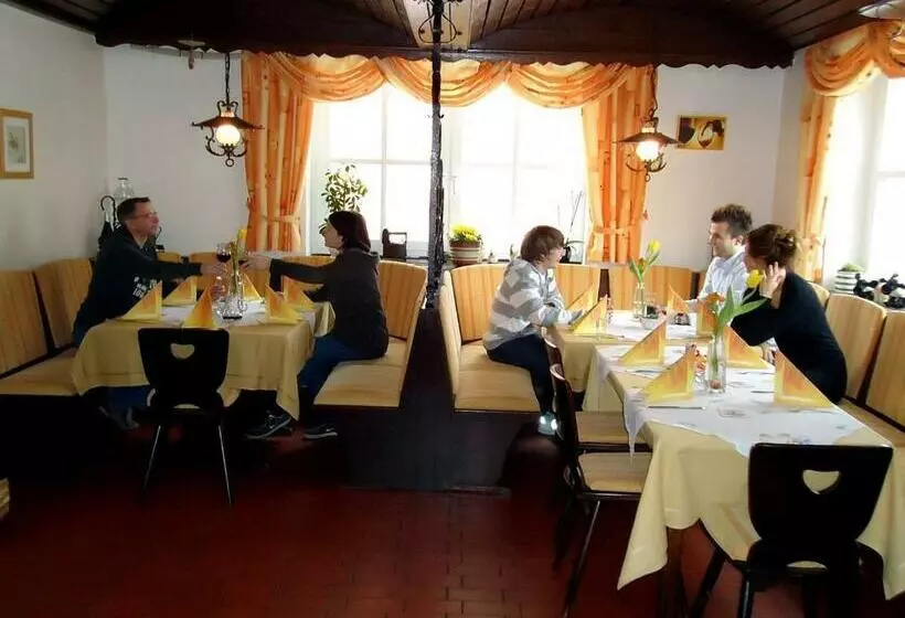 Hotelli Gasthaus & Pension Lisas Welt Wasserkuppe