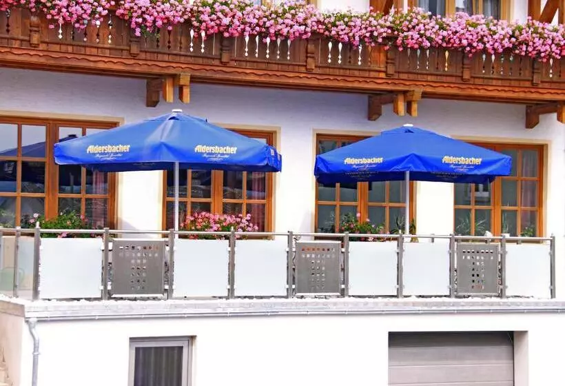 Hotelli Gasthof Zum Oberen Wirt