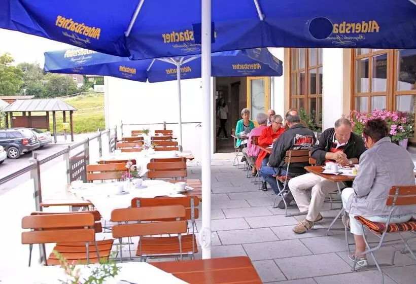 Hotelli Gasthof Zum Oberen Wirt