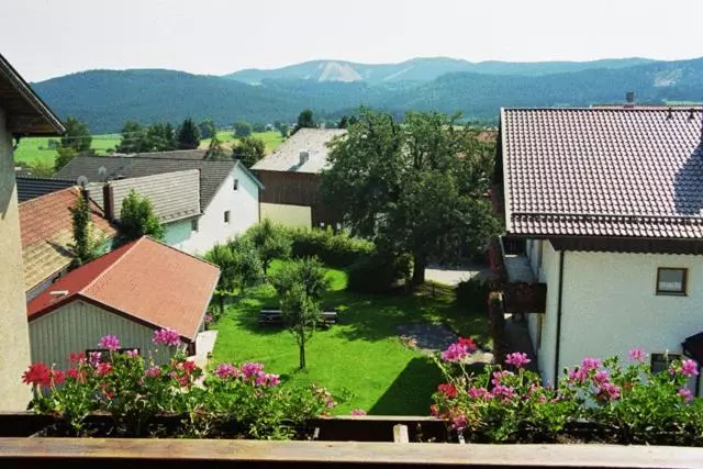 Hotelli Gasthof Zum Oberen Wirt