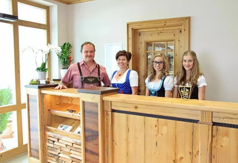 Hotelli Gasthof Zum Oberen Wirt
