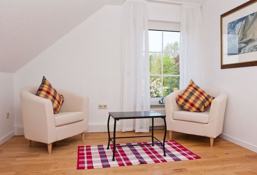 Отель Landhaus Lillesand