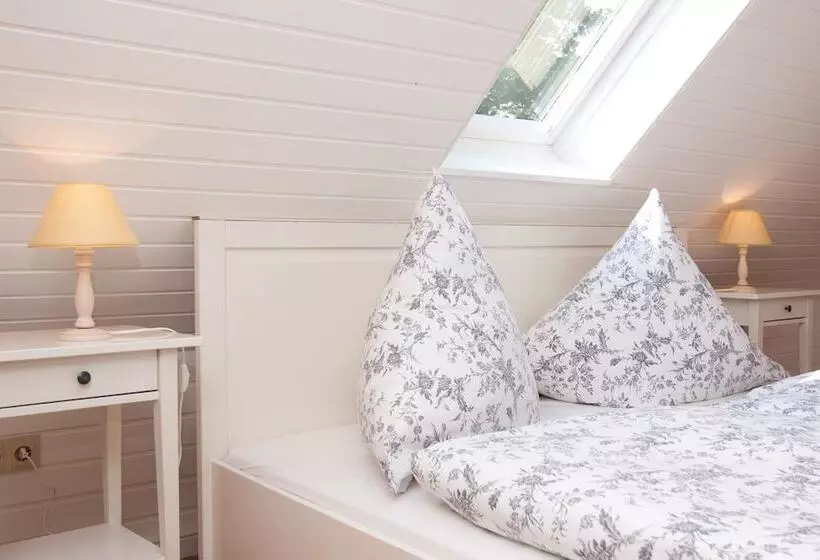 هتل Landhaus Lillesand