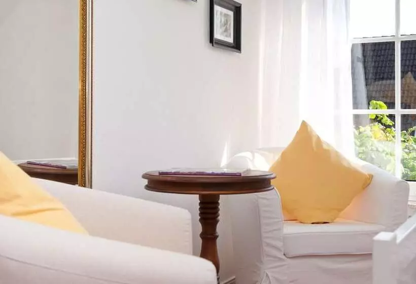 هتل Landhaus Lillesand