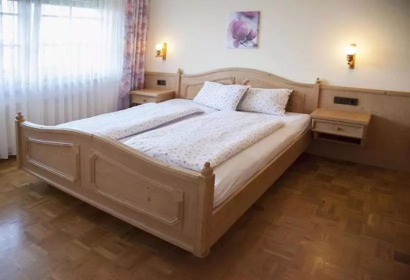 Hotelli Landhaus Weber