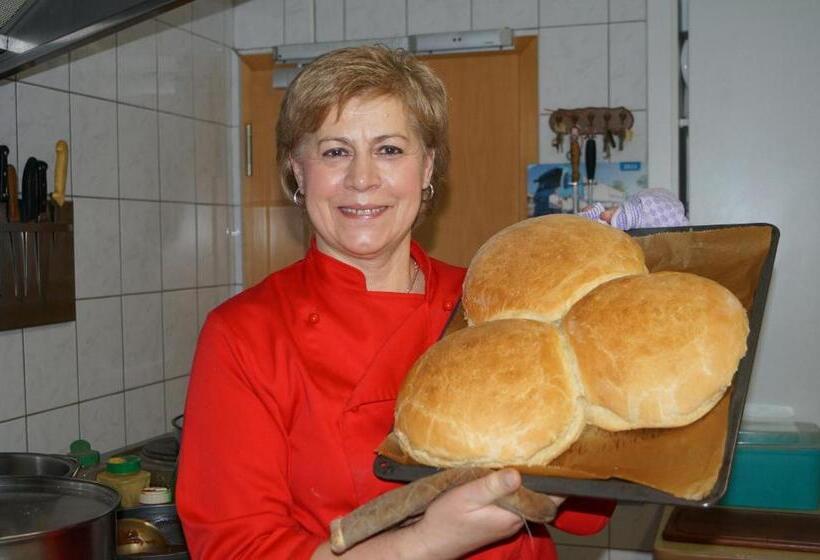 Отель Gasthaus & Pension Lisas Welt Wasserkuppe