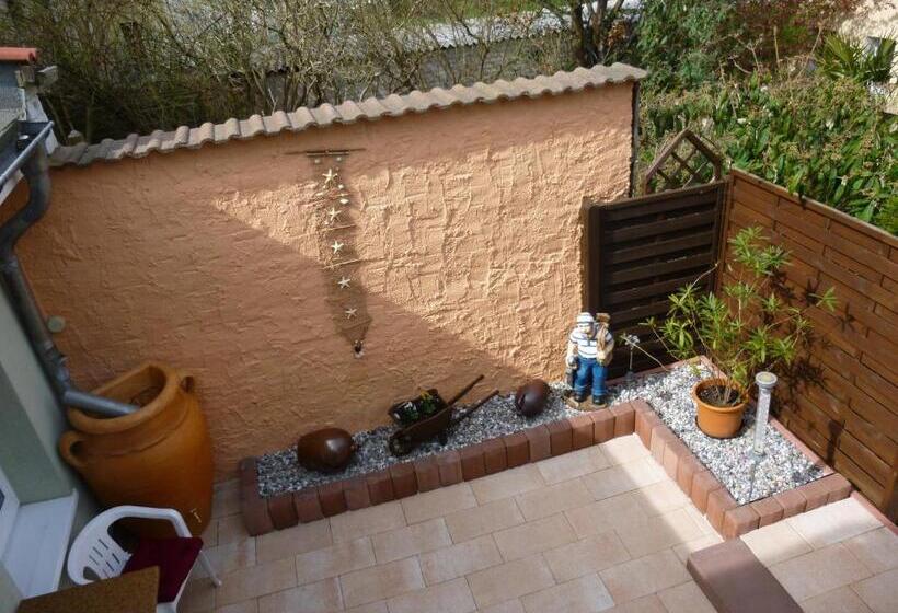 Отель Pension Am Peeneufer Ug