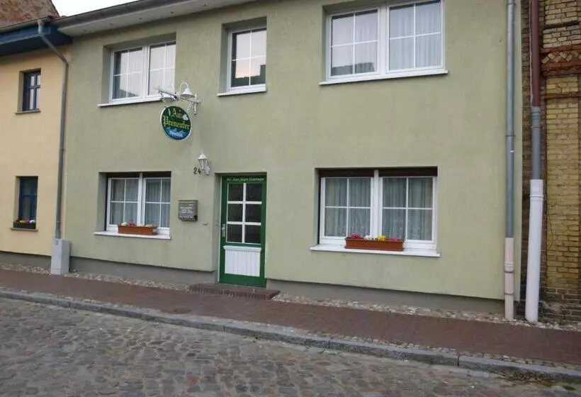 Hotelli Pension Am Peeneufer Ug