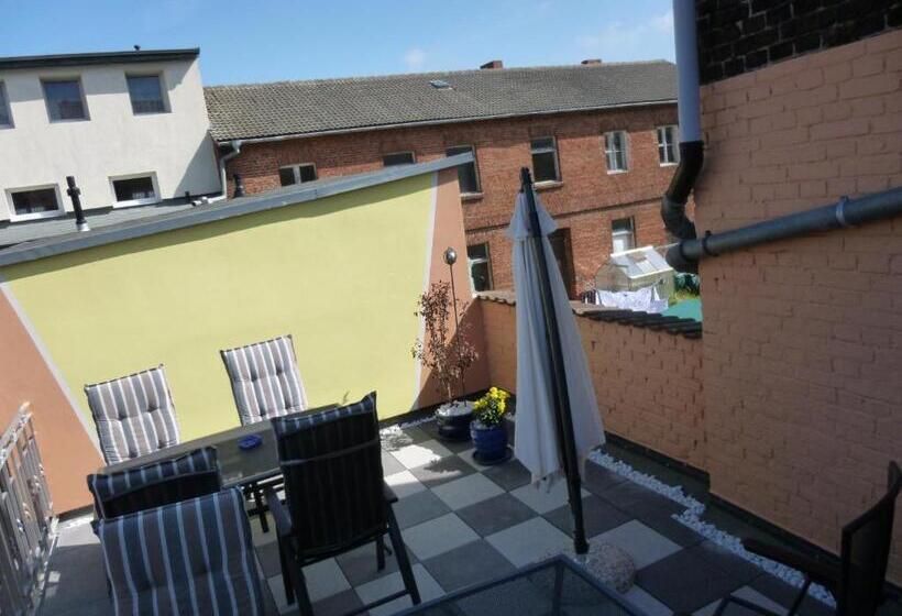 Отель Pension Am Peeneufer Ug