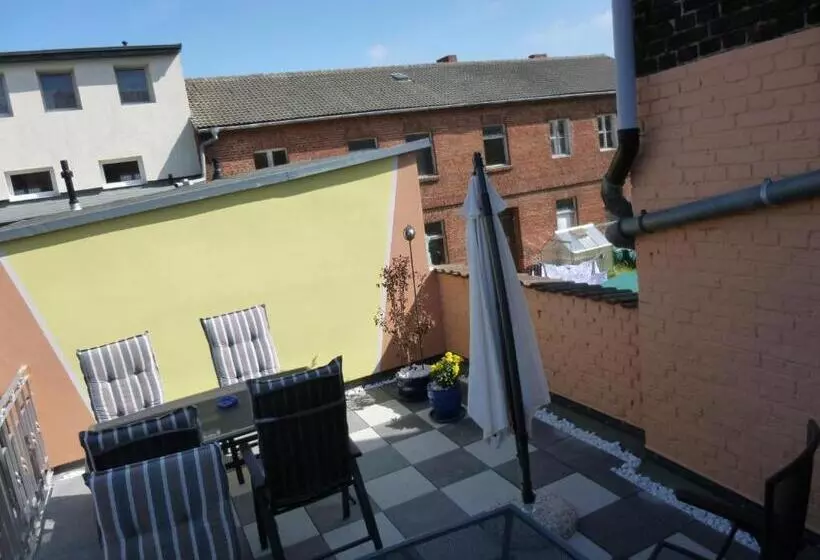 Hotelli Pension Am Peeneufer Ug