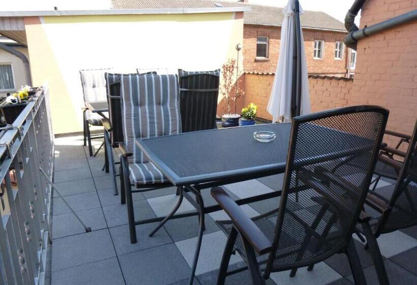 Отель Pension Am Peeneufer Ug