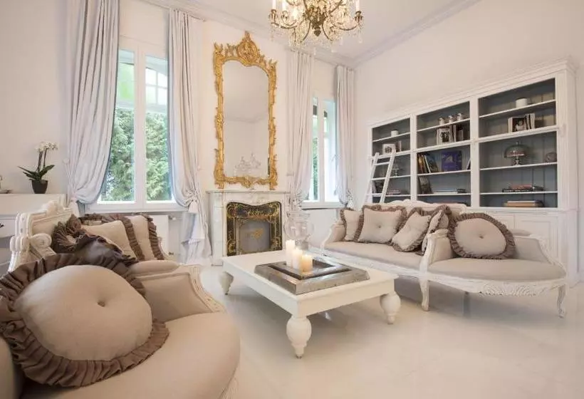 Hotelli Villa Almarin