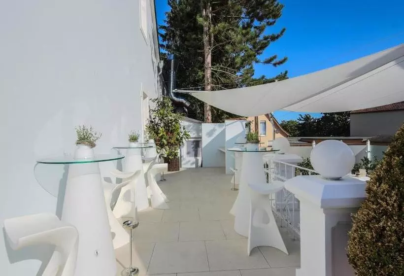 Hotelli Villa Almarin