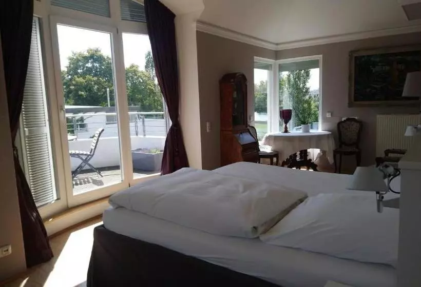 ホテル Villa Rheinblick