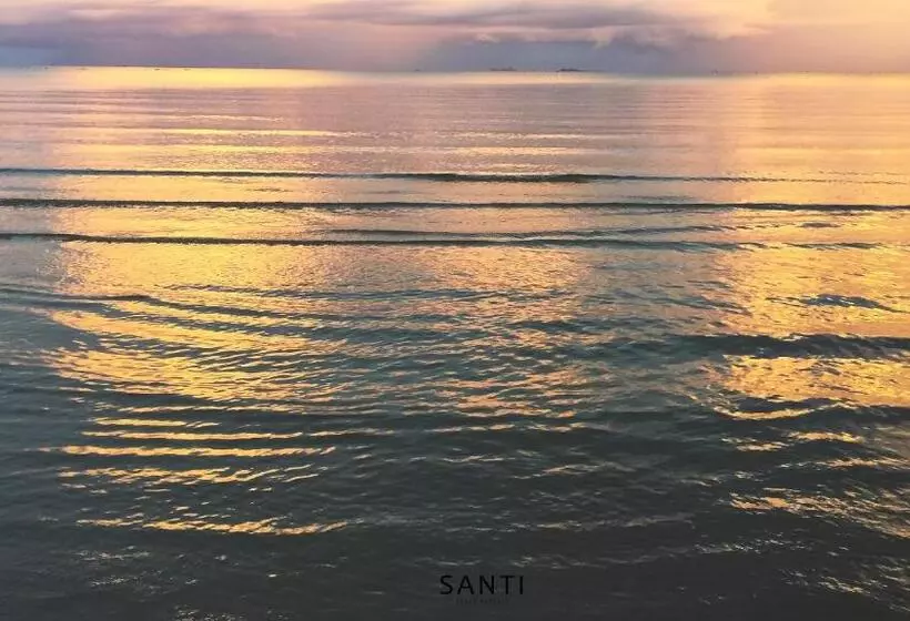 Lomakeskus Santi Beach Retreat