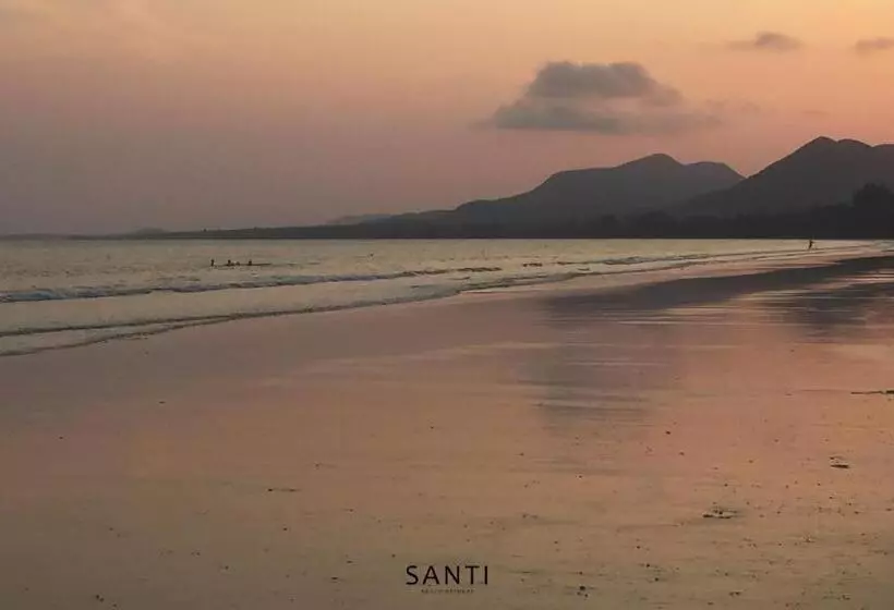 Lomakeskus Santi Beach Retreat