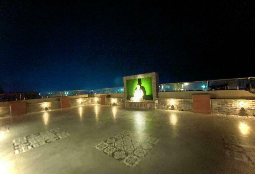 Kuber Palace ! Puri Near Sea Beach And Temple Fully Air Conditioned Hotel With Lift And Parking Faci