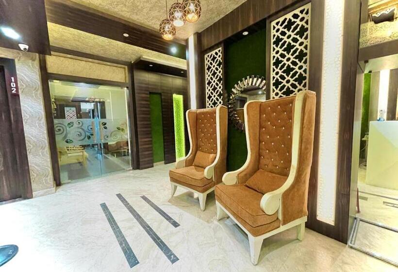 Kuber Palace ! Puri Near Sea Beach And Temple Fully Air Conditioned Hotel With Lift And Parking Faci