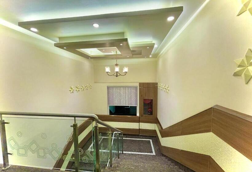 Kuber Palace ! Puri Near Sea Beach And Temple Fully Air Conditioned Hotel With Lift And Parking Faci