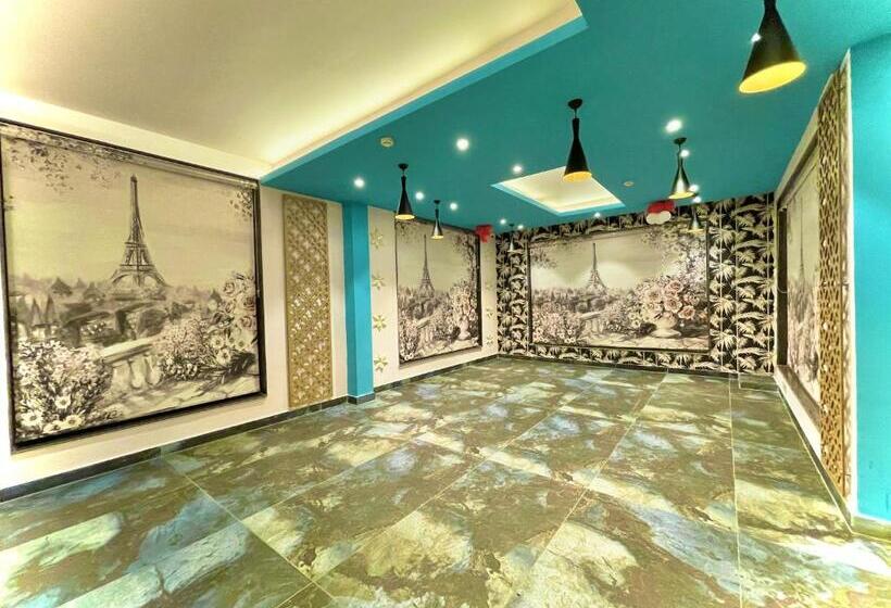 Kuber Palace ! Puri Near Sea Beach And Temple Fully Air Conditioned Hotel With Lift And Parking Faci