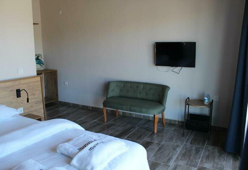 פנסיון Mavriya