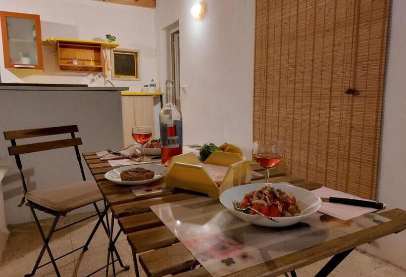 פנסיון Nunnu Pati Apartment