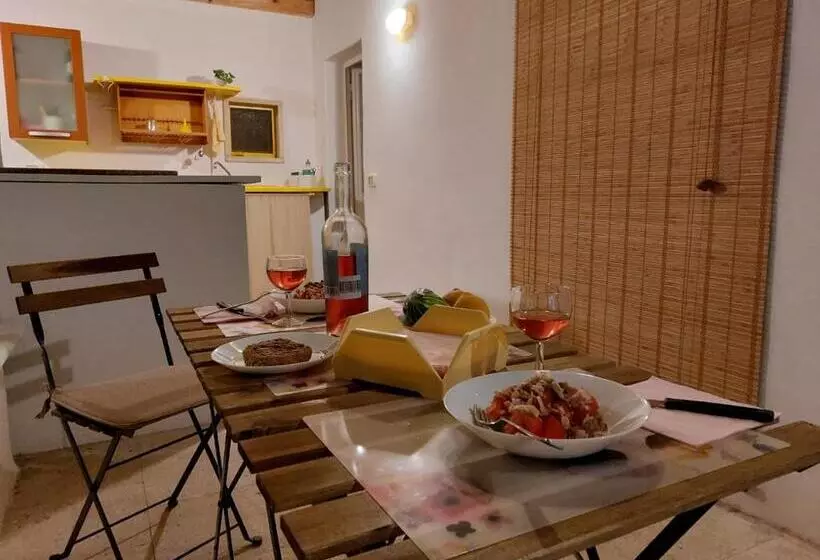 ペンション Nunnu Pati Apartment