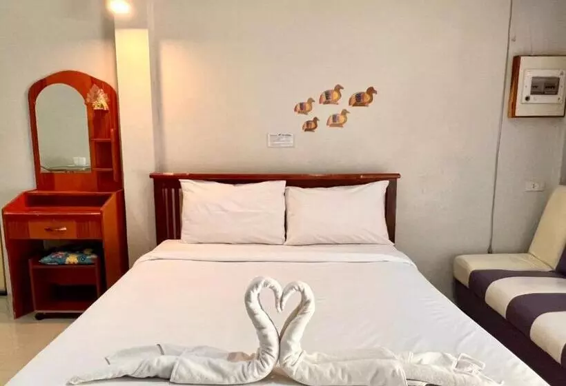 リゾートホテル พิณทอง รีสอร์ท