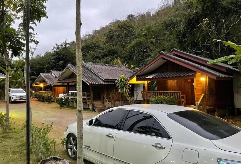 渡假胜地  บ้านระการีสอร์ต