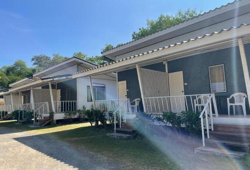 渡假胜地  บ้านระการีสอร์ต