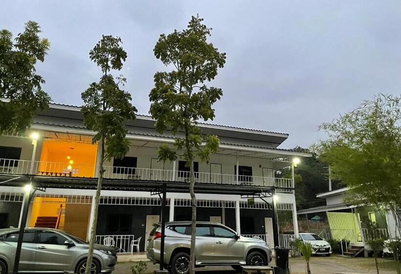 渡假胜地  บ้านระการีสอร์ต