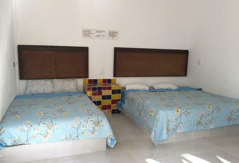 הוסטל Airport Inn