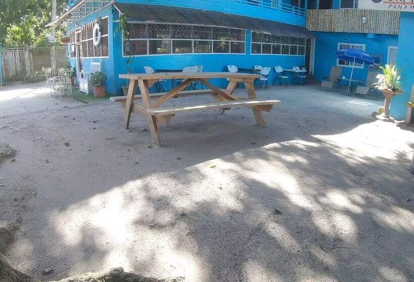 Retkeilymaja Hostal Corotu