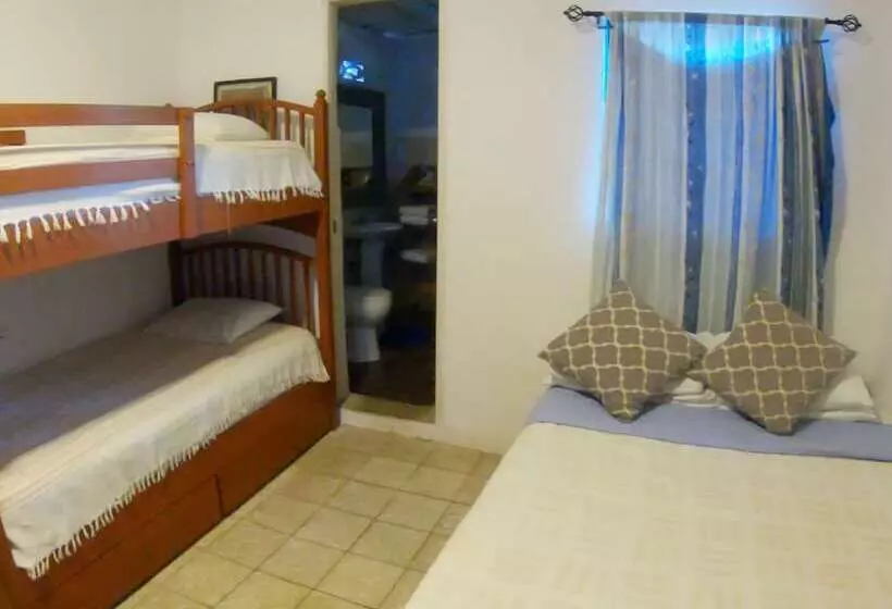 Retkeilymaja Hostal Corotu