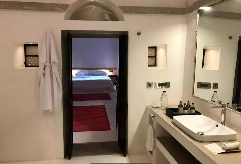 ホテル Deeppura Garh