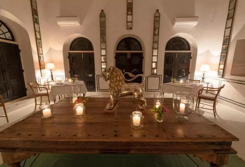 ホテル Deeppura Garh