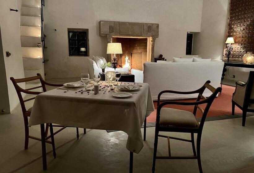 Отель Deeppura Garh