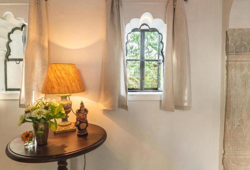 Отель Deeppura Garh