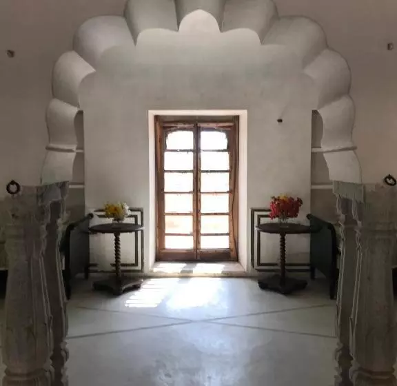 ホテル Deeppura Garh