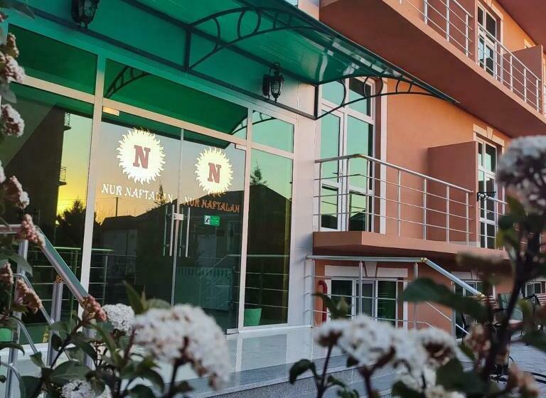 استراحتگاه Nur Naftalan