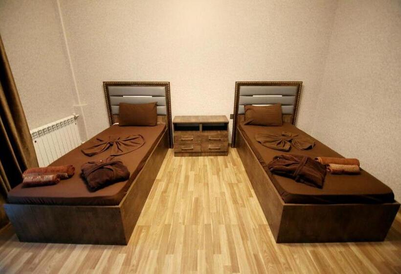 استراحتگاه Nur Naftalan